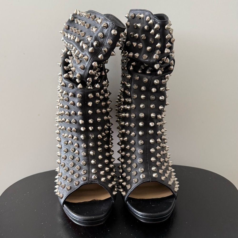 Christian Louboutin Black Guerilla 120 Nappa Spiked Booties - US 6 (36.5) NWT - Picture 9 of 13